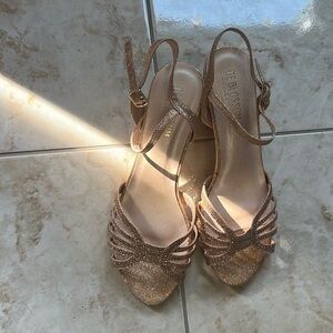 Gold glitter size 9 heel
